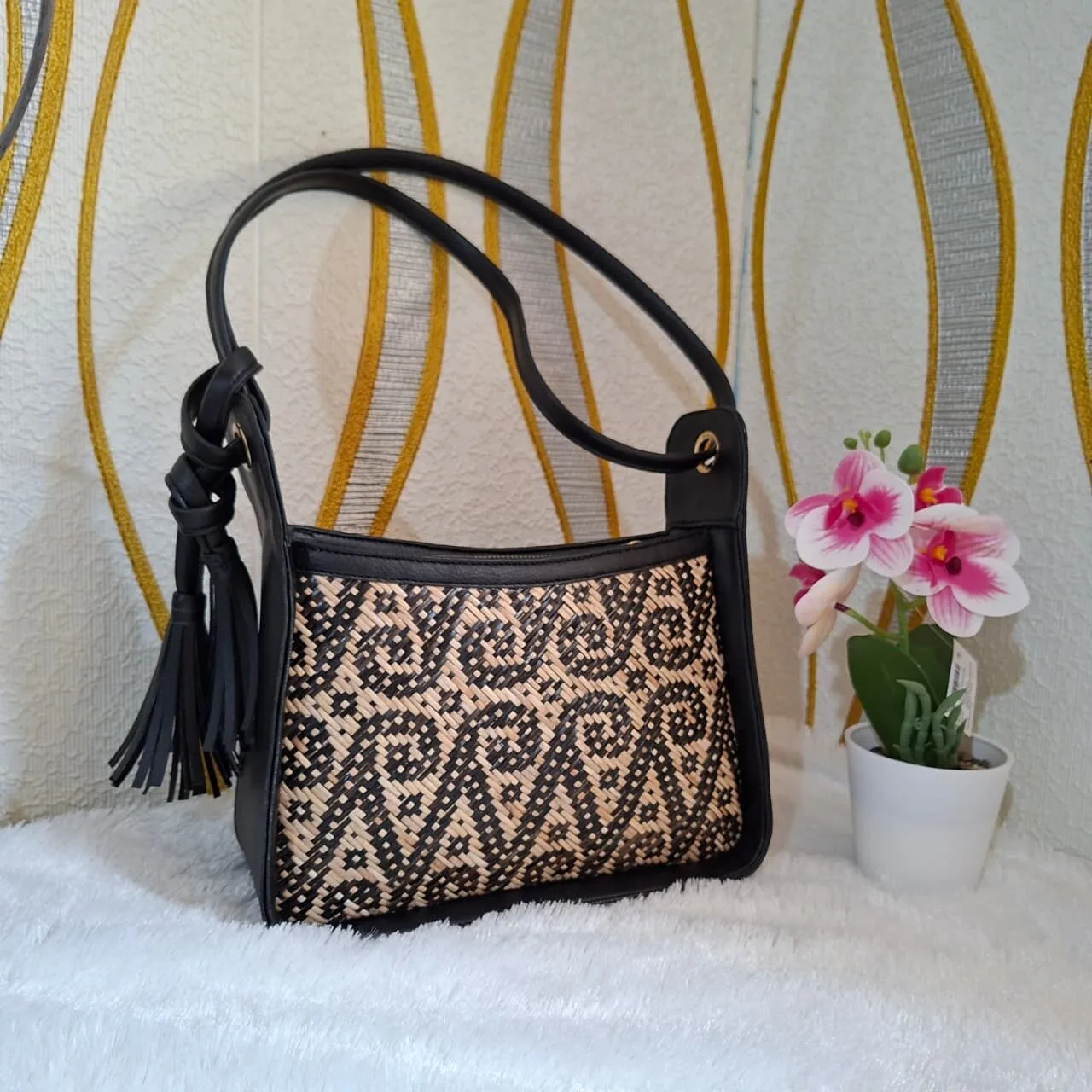 Sling Bag Rotan Batik