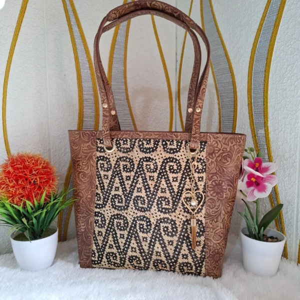 Tote Bag Rotan Batik Dayak