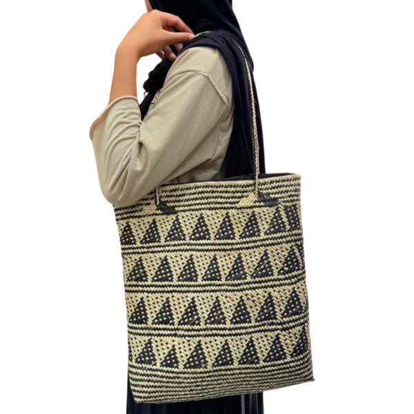 Tote Bag Rotan Potrait - Triangle